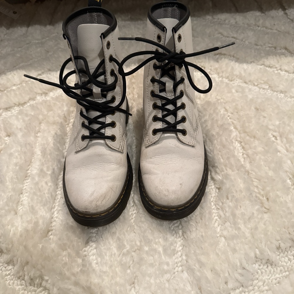 White Doc Marten’s Zavala Size 7
